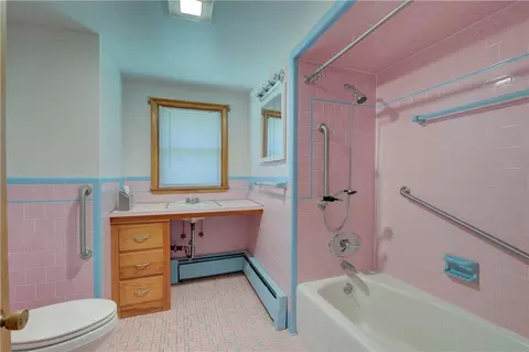 Bath - 26 Central Ave, Warren, RI 02885 photo 1 of 1
