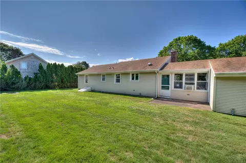 Exterior - 26 Central Ave, Warren, RI 02885 photo 6 of 7