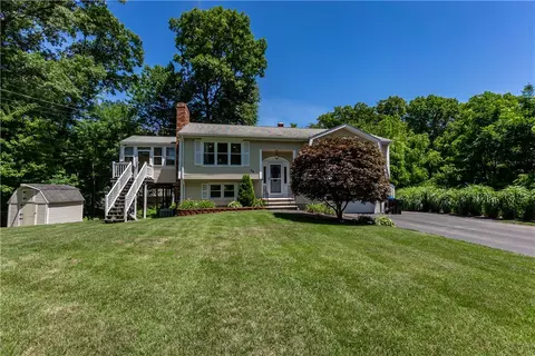26 Sharon Pkwy, North Smithfield, RI 02896