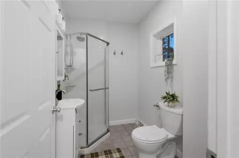 Bath - 52 Blake Street St, Warwick, RI 02889 photo 3 of 3