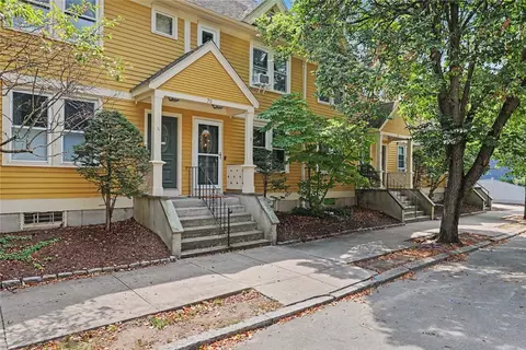 70 Oak St #B, Providence, RI 02909