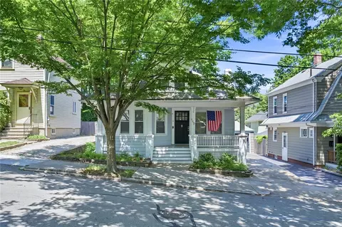 102 Overhill Rd, Providence, RI 02906