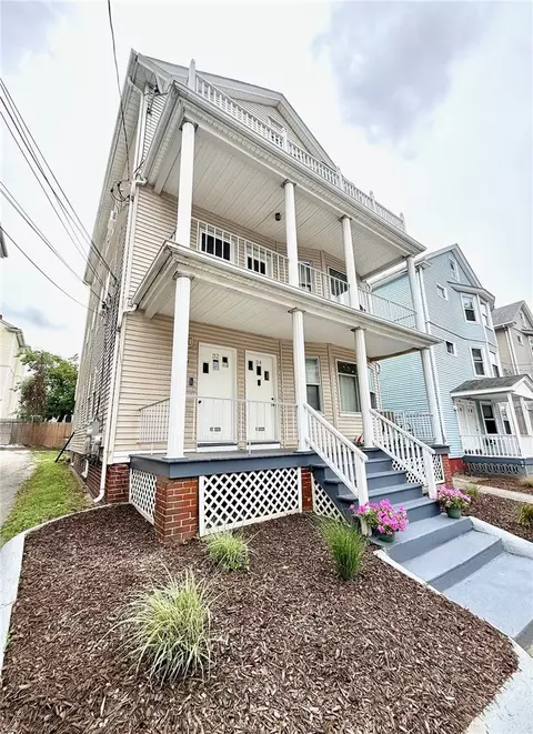 32 Richter St, Providence, RI 02908