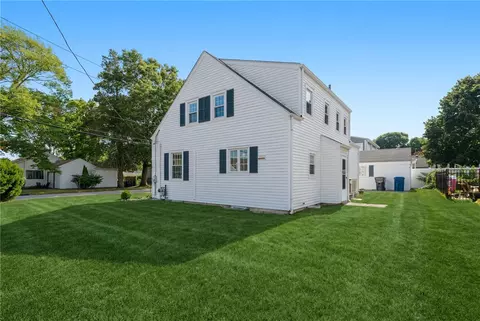 Exterior - 43 Ferrier Dr, Warwick, RI 02886 photo 3 of 4