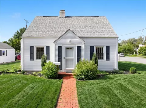 Exterior - 43 Ferrier Dr, Warwick, RI 02886 photo 4 of 4