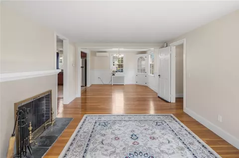 Living - 43 Ferrier Dr, Warwick, RI 02886 photo 4 of 5