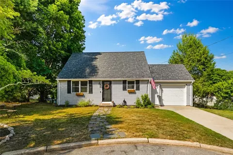 3 Marigold Cir, North Providence, RI 02904