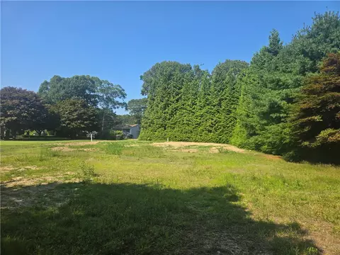 118 Winnapaug Rd, Westerly, RI 02891 photo 3