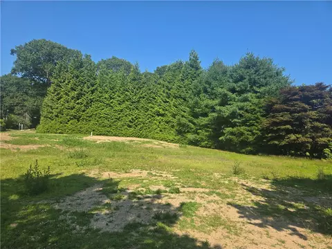 118 Winnapaug Rd, Westerly, RI 02891 photo 2