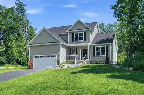 18 Koutsogiane Dr, Cranston, RI 02920