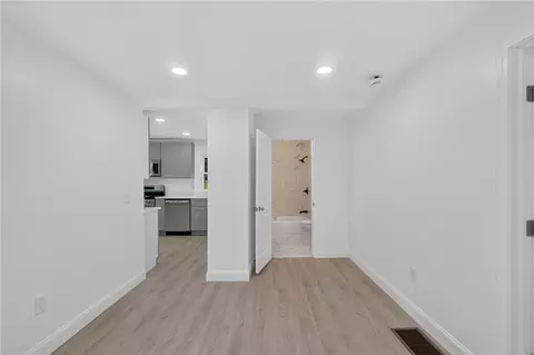 Entry Way - 5 Lees Ln, Glocester, RI 02814 photo 1 of 3