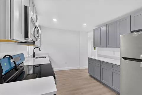 Kitchen - 5 Lees Ln, Glocester, RI 02814 photo 5 of 6