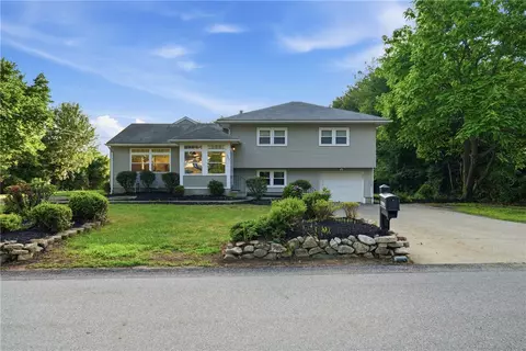 285 Angell Rd, Lincoln, RI 02865