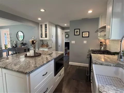 Kitchen - 39 Merry Mount Dr, Warwick, RI 02888 photo 4 of 6