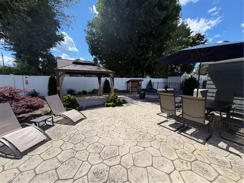 Exterior - 39 Merry Mount Dr, Warwick, RI 02888 photo 10 of 14
