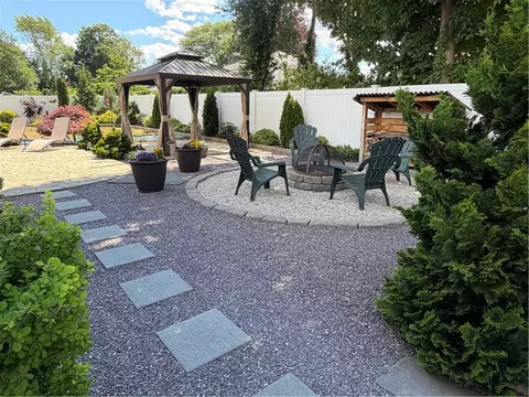 Exterior - 39 Merry Mount Dr, Warwick, RI 02888 photo 7 of 14