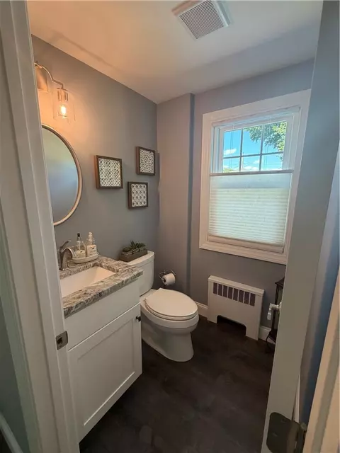 Bath - 39 Merry Mount Dr, Warwick, RI 02888 photo 1 of 4