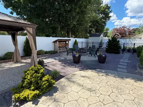 Exterior - 39 Merry Mount Dr, Warwick, RI 02888 photo 12 of 14