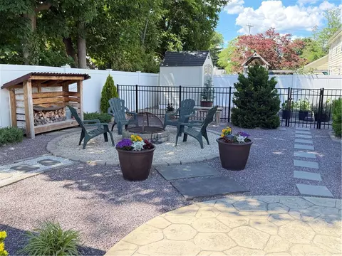 Exterior - 39 Merry Mount Dr, Warwick, RI 02888 photo 9 of 14