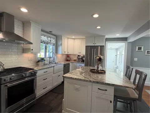 Kitchen - 39 Merry Mount Dr, Warwick, RI 02888 photo 3 of 6
