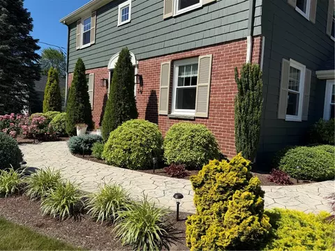 Exterior - 39 Merry Mount Dr, Warwick, RI 02888 photo 6 of 14