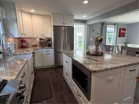 Kitchen - 39 Merry Mount Dr, Warwick, RI 02888 photo 6 of 6