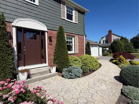 Exterior - 39 Merry Mount Dr, Warwick, RI 02888 photo 5 of 14