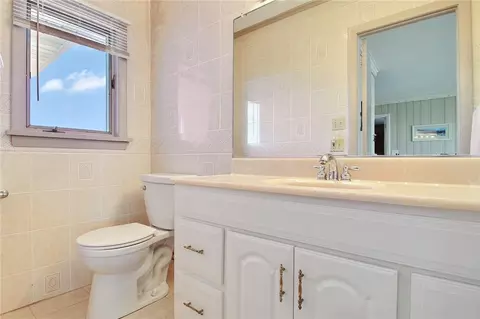 Bath - 635 Atlantic Ave, Westerly, RI 02891 photo 1 of 3