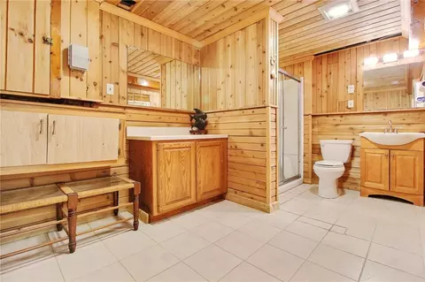 Bath - 635 Atlantic Ave, Westerly, RI 02891 photo 3 of 3