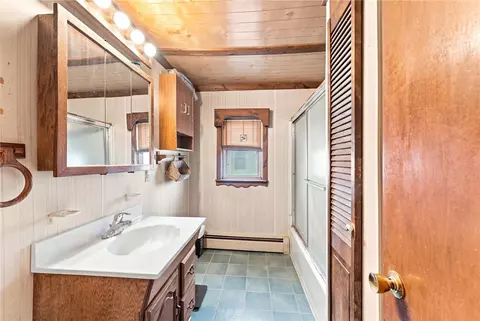 Bath - 362 Ballou St, Woonsocket, RI 02895 photo 2 of 2