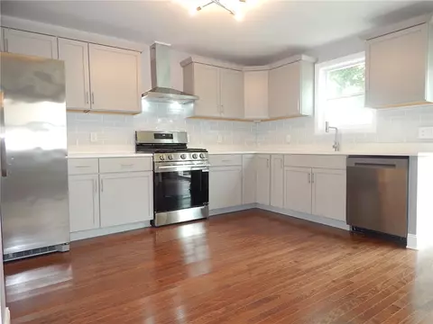 52 Hillwood St, Cranston, RI 02920
