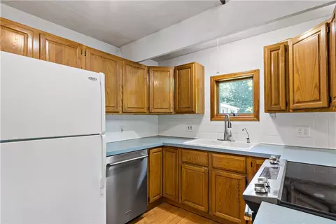 Kitchen - 10 Partridge Dr, Exeter, RI 02822 photo 2 of 4