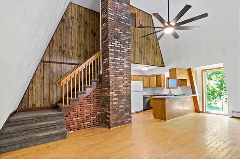 Entry Way - 10 Partridge Dr, Exeter, RI 02822 photo 1 of 3