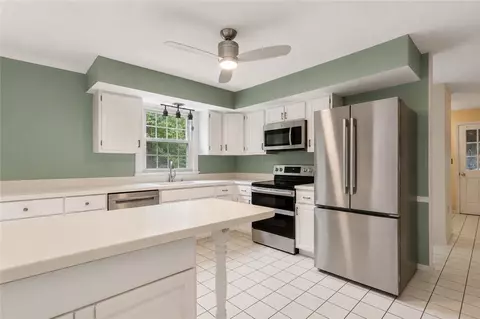 Kitchen - 100 Stony Ln, Exeter, RI 02822 photo 1 of 2