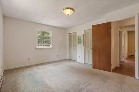 Bedroom - 100 Stony Ln, Exeter, RI 02822 photo 3 of 4