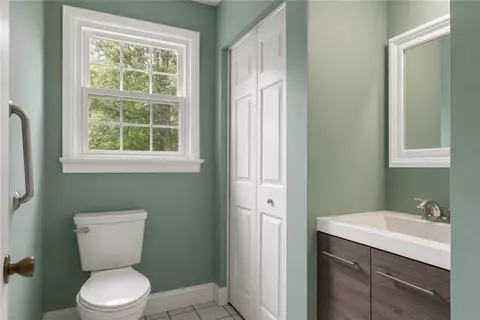 Bath - 100 Stony Ln, Exeter, RI 02822 photo 1 of 3