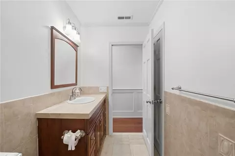 Entry Way - 4100 Post Rd #2, Warwick, RI 02886 photo 3 of 3