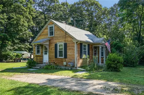 58 Essex Rd, North Kingstown, RI 02852