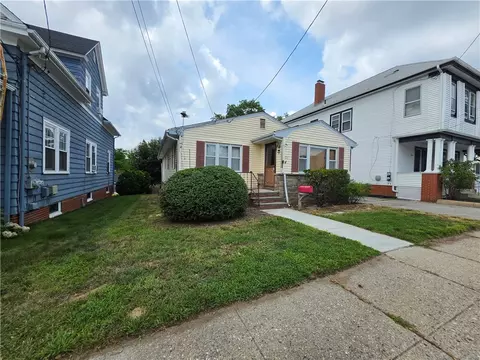 338 Jastram St, Providence, RI 02908