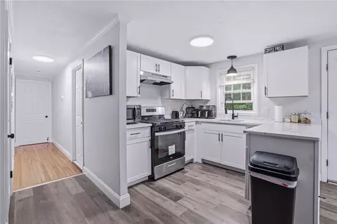 Entry Way - 5 Packard Ave, Warwick, RI 02886 photo 1 of 2