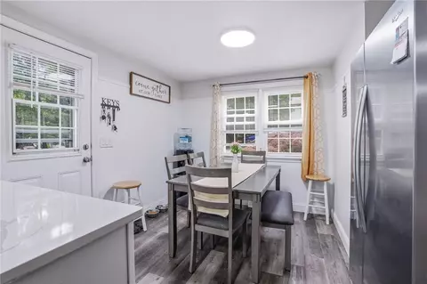 Dining - 5 Packard Ave, Warwick, RI 02886 photo 1 of 2