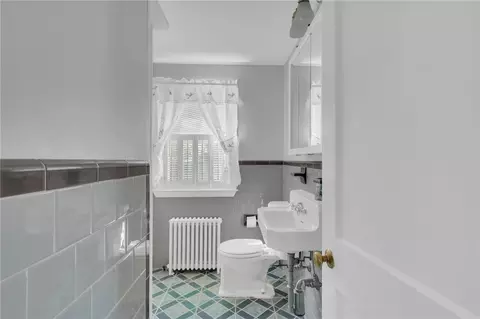 Bath - 216 Riverside Ave, Warwick, RI 02889 photo 1 of 3