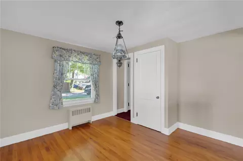 Bedroom - 216 Riverside Ave, Warwick, RI 02889 photo 1 of 4