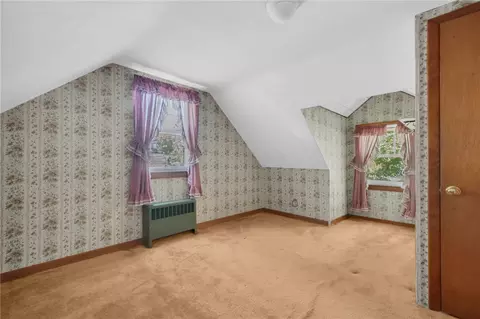 Bedroom - 216 Riverside Ave, Warwick, RI 02889 photo 3 of 4