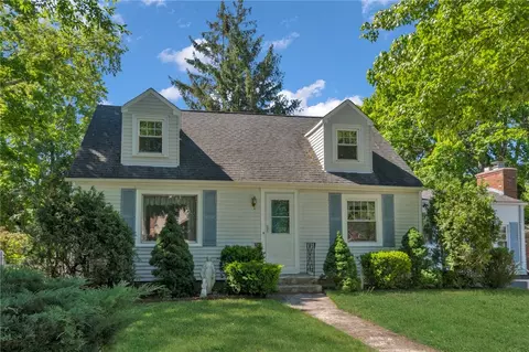 Exterior - 216 Riverside Ave, Warwick, RI 02889 photo 6 of 7