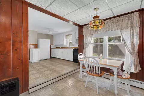 Dining - 216 Riverside Ave, Warwick, RI 02889 photo 1 of 2