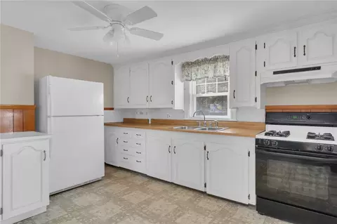 Kitchen - 216 Riverside Ave, Warwick, RI 02889 photo 1 of 3