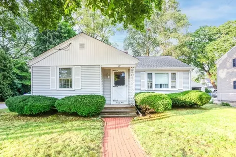 29 Edward Ave, Rumford, RI 02916
