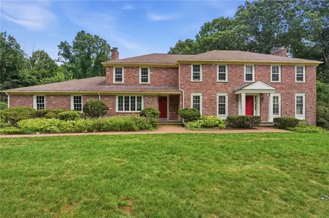 60 Fox Run, East Greenwich, RI 02818