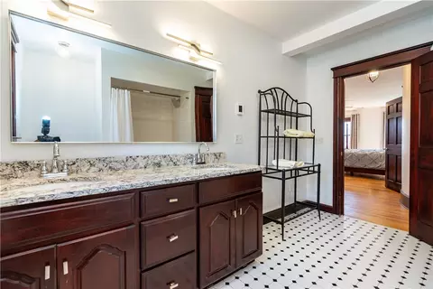 Bath - 73 Nottingham Dr, Scituate, RI 02831 photo 3 of 5
